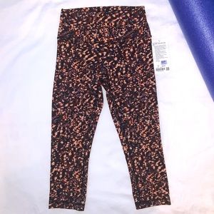 Brand NEW Lululemon Cropped Pants